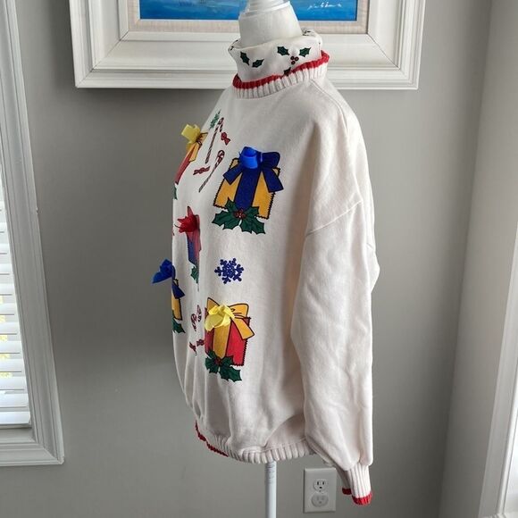 Vintage Holiday Present Christmas Turtleneck Sweatshirt - Picture 6 of 11